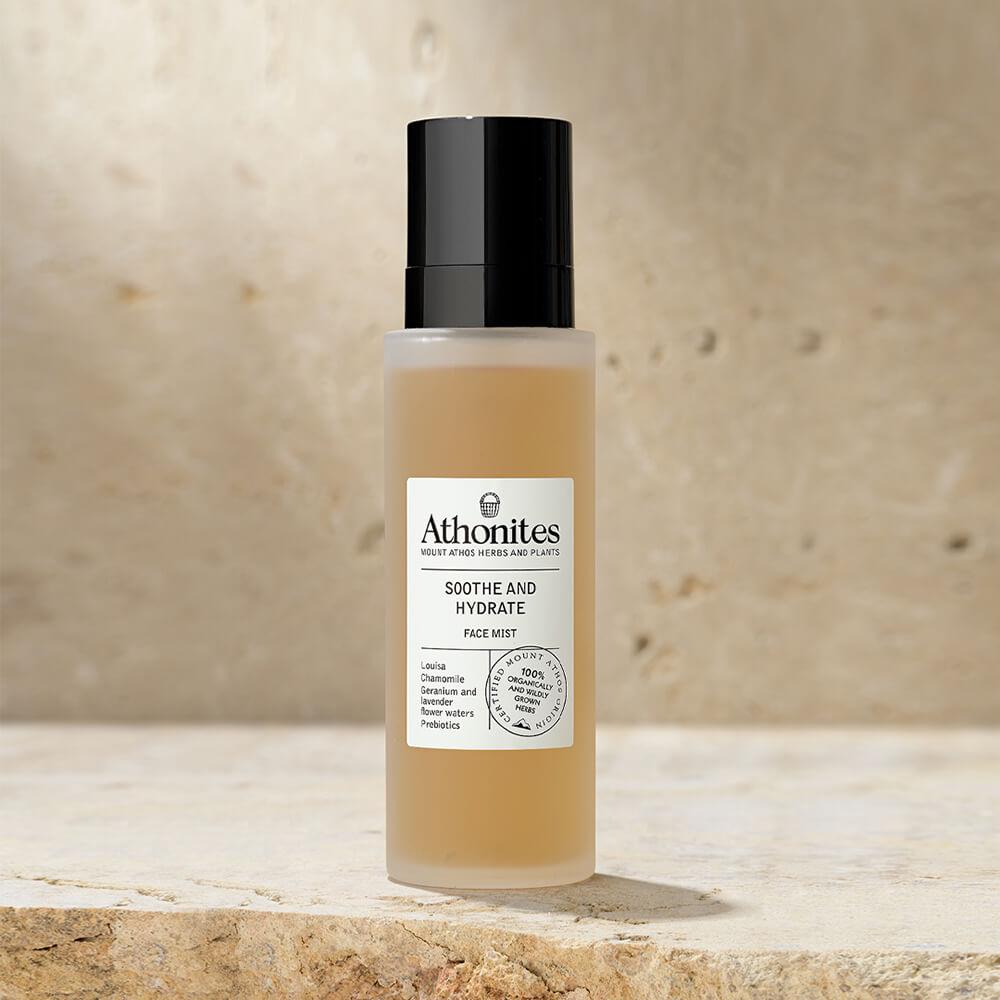 spray-de-fata-calmant-si-hidratant